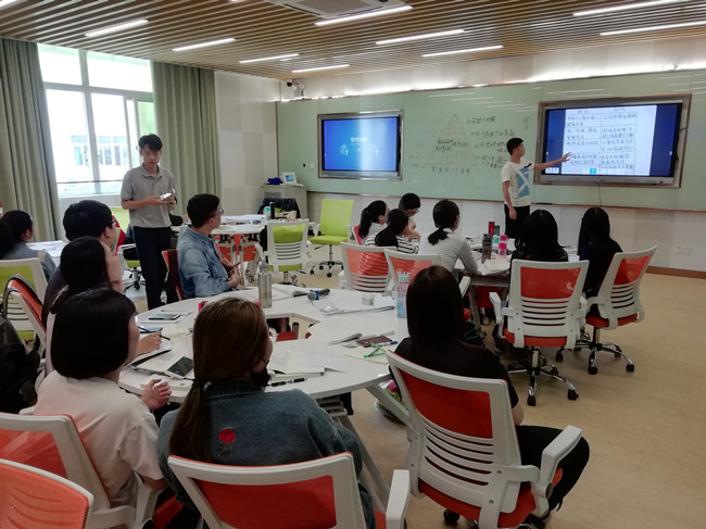 手機投屏到教學一體機